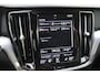 Volvo V60 B3 Momentum Advantage 163pk | Stoelverwarming | Dodehoek | Camera | Trekhaak | ACC | Climate |