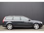 Volvo V70 3.2 AWD Automaat Kinetic Zwart Leder | Xenon | Dynaudio | Full Map Navi | Trekhaak | Volledig Onderhouden!!