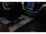 Volvo XC60 2.0 T6 Plug-in hybrid AWD HUD Panodak Leder Navi Camera Elektr. bedienbare achterklep Sfeerverlichting PDC LM velgen BTW auto! SPLINTERNIEUW!