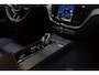 Volvo XC60 2.0 T6 Plug-in hybrid AWD HUD Panodak Leer Navi Camera Elektr. bedienbare achterklep Sfeerverlichting PDC LM velgen BTW auto! SPLINTERNIEUW!