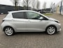 Toyota Yaris 1.5 Full Hybrid Dyn. 1e EIG DEALER PANO STOELVW.