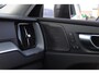 Volvo XC60 T6 350PK Automaat Plug-in hybrid AWD Ultra Bright Head-up display/ Harman Kardon audio/ BLIS/ Elektrischbedienbare stoelen met geheugen/ Moritz Leder/ Panoramadak/ Adaptive cruise control/ Pilot assist/ Apple Carplay/ Android auto/