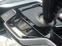 BMW X3 xDrive30e M-Sport Trekhaak Head Up Display Rondzicht Camera Adaptieve Led Koplampen Sfeerverlichting Navigatie Life Cockpit Professional 20 Inch Velgen Extra Getint Glas Apple Carplay Android Auto DAB Hoogglans Shadow Line Plug In Hybride 1e Eigenaar