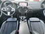 BMW X3 xDrive30e M-Sport Trekhaak Head Up Display Rondzicht Camera Adaptieve Led Koplampen Sfeerverlichting Navigatie Life Cockpit Professional 20 Inch Velgen Extra Getint Glas Apple Carplay Android Auto DAB Hoogglans Shadow Line Plug In Hybride 1e Eigenaar