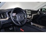 Volvo XC60 T6 Recharge AWD Ultra Dark - Luchtvering - Panorama/schuifdak - IntelliSafe Assist & Surround - 360º Camera - Harman/Kardon audio - Adaptieve LED koplampen - Verwarmde voorstoelen, stuur & achterbank - Parkeersensoren voor & achter - Elektr. bedienb. voorstoelen met geheugen - Head up display - Draadloze tel. lader - Elektr. inklapbare trekhaak - 20' LMV