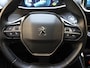 Peugeot e-2008 SUV Allure 50 kWh | Schuifdak | Keyless Entry | Stoelverwarming | 18 inch Velgen
