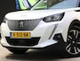 Peugeot e-2008 SUV Allure 50 kWh | Schuifdak | Keyless Entry | Stoelverwarming | 18 inch Velgen