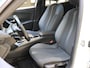 Peugeot e-2008 SUV Allure 50 kWh | Schuifdak | Keyless Entry | Stoelverwarming | 18 inch Velgen