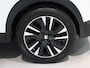 Peugeot e-2008 SUV Allure 50 kWh | Schuifdak | Keyless Entry | Stoelverwarming | 18 inch Velgen