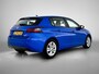 Peugeot 308 Blue Lease Active 110pk | Navigatie | Climate Control | Cruise Control | Parkeersensoren v+a | Armsteun | Elektrisch inklapbare spiegels | Bluetooth | Apple Carplay / Android Auto | DAB+ radio | Automatisch dimlicht | Regensensor | 16" lichtmetalen velgen |
