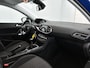Peugeot 308 Blue Lease Active 110pk | Navigatie | Climate Control | Cruise Control | Parkeersensoren v+a | Armsteun | Elektrisch inklapbare spiegels | Bluetooth | Apple Carplay / Android Auto | DAB+ radio | Automatisch dimlicht | Regensensor | 16" lichtmetalen velgen |