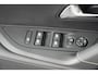 Peugeot e-2008 EV GT Pack 50 kWh 3 Fase | Adaptieve Cruise Control | Elektrisch Panoramadak | Stoelverwarming | Keyless | Parkeer Camera | Navigatie |