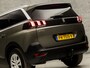 Peugeot 5008 1.2 PureTech Sport 7 Persoons Automaat (APPLE CARPLAY, GROOT NAVI, 360 CAMERA, TREKHAAK, GETINT GLAS, SPORTSTOELEN, CRUISE, LANE ASSIST, NIEUWE APK, NIEUWSTAAT)