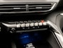 Peugeot 5008 1.2 PureTech Sport 7 Persoons Automaat (APPLE CARPLAY, GROOT NAVI, 360 CAMERA, TREKHAAK, GETINT GLAS, SPORTSTOELEN, CRUISE, LANE ASSIST, NIEUWE APK, NIEUWSTAAT)