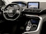 Peugeot 5008 1.2 PureTech Sport 7 Persoons Automaat (APPLE CARPLAY, GROOT NAVI, 360 CAMERA, TREKHAAK, GETINT GLAS, SPORTSTOELEN, CRUISE, LANE ASSIST, NIEUWE APK, NIEUWSTAAT)