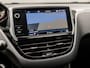 Peugeot 2008 1.2 PureTech Sport Automaat (APPLE CARPLAY, NAVIGATIE, PARKEERSENSOREN, SPORTSTOELEN, CRUISE, ARMSTEUN, NIEUWSTAAT)