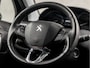 Peugeot 2008 1.2 PureTech Sport Automaat (APPLE CARPLAY, NAVIGATIE, PARKEERSENSOREN, SPORTSTOELEN, CRUISE, ARMSTEUN, NIEUWSTAAT)
