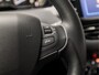 Peugeot 2008 1.2 PureTech Sport Automaat (APPLE CARPLAY, NAVIGATIE, PARKEERSENSOREN, SPORTSTOELEN, CRUISE, ARMSTEUN, NIEUWSTAAT)