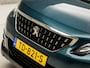 Peugeot 2008 1.2 PureTech Sport Automaat (APPLE CARPLAY, NAVIGATIE, PARKEERSENSOREN, SPORTSTOELEN, CRUISE, ARMSTEUN, NIEUWSTAAT)