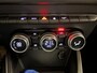 Dacia Duster 1.0 TCe Bi-Fuel Serie Limitee 15th Anniversary APPLE CARPLAY ANDROID AUTO / TREKHAAK / CLIMATE CONTROLE PARKEERSENSOREN+CAMERA / CRUISE CONTROLE.