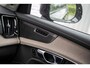 Volvo XC90 2.0 T8 Plug-in hybrid AWD Plus Dark | Facelift | Panoramadak | Head-Up display | 20" lichtmetalen velgen | 360 Camera | Getint glas | Google Maps navigatie |