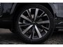 Volvo XC90 2.0 T8 Plug-in hybrid AWD Plus Dark | Facelift | Panoramadak | Head-Up display | 20" lichtmetalen velgen | 360 Camera | Getint glas | Google Maps navigatie |