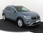 Volkswagen T-Roc 1.0 TSI Life Business | Parkeerassistent | Digital cockpit Pro | Dodehoek detectie | Adaptieve cruise control | Achteruitrijcamera | Stoelverwarming | Navigatie |