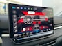 Volkswagen T-Roc 1.5 eTSI 115pk Life First Edition | 18" LM velgen zwart | ACC | Apple Carplay | Stoel en stuurverwarming | Camera achter | PDC V+A |