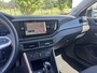 Volkswagen Polo 1.0 TSI Life 95 PK DSG | Apple Carplay | Adaptive cruise control | Travel assist | Multimedia pakket | Comfort pakket | Deep Black | Regensensor | Start/stop systeem |