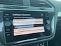 Volkswagen Tiguan 1.5 TSI ACT Highline Business R | Trekhaak | Pano | Stoelverwarming | Dodehoek Detector