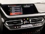 BMW 2-serie Gran Coupé 218i Sport Automaat (APPLE CARPLAY, M STUUR, GROOT NAVI, LEDER, GETINT GLAS, SFEERVERLICHTING, SPORTSTOELEN, DAB+, CRUISE, LED KOPLAMPEN, NIEUWSTAAT)