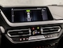 BMW 2-serie Gran Coupé 218i Sport Automaat (APPLE CARPLAY, M STUUR, GROOT NAVI, LEDER, GETINT GLAS, SFEERVERLICHTING, SPORTSTOELEN, DAB+, CRUISE, LED KOPLAMPEN, NIEUWSTAAT)