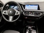 BMW 2-serie Gran Coupé 218i Sport Automaat (APPLE CARPLAY, M STUUR, GROOT NAVI, LEDER, GETINT GLAS, SFEERVERLICHTING, SPORTSTOELEN, DAB+, CRUISE, LED KOPLAMPEN, NIEUWSTAAT)