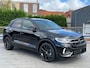 Volkswagen T-Roc 1.5 TSI R-Line Edition | Top sportstoelen | 19" LM velgen | Apple Carplay | Navigatie | Stoelverwarming | Black Style |