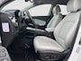 Hyundai Kona Electric EV Business 64 kWh 204pk | Camera | Premium Audio | Adaptive Cruise controle | Dodehoek detectie | Elektrische voorstoelen | Head-up display | Keyless entry | LED koplampen | Navigatie | Parkeersensoren | Warmtepomp | Stoelverwarming