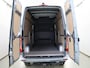 Mercedes-Benz Sprinter 319 CDI L2 H2 Select 4x4 | 3 zits | LED | Stoelverwarming | Dubbele Schuifdeur L + R | Achteruitrijcamera | Automaat | Trekhaak | Vloer en Wand Betimmering | Parkeersensoren | 4WD | 4MATIC |