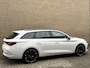 CUPRA Leon Sportstourer 1.4 TSI eHybrid PHEV 245pk | Sportstoelen | Adaptieve cruise | Dodehoekdetectie | Wegklapbare trekhaak | Apple CarPlay / Android Auto | Navigatie | Camera | 19 inch LMV | LED | DAB | Stoel&stuurverwarming | Volledig onderhouden!