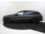 Mercedes-Benz E-klasse Estate 300 e AMG Line / Premium/ Panoramadak/ 20 inch/ Night/ Rijassistentie/ Zonneschermpakket/ Stoelventilatie/ El. Trekhaak/ Verlichte grille/ Beige interieur/