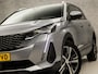 Peugeot 5008 1.2 PureTech Allure Sport 7 Peroons (APPLE CARPLAY, GROOT NAVI, 360 CAMERA, LEDER, STOELVERWARMING, SPORTSTOELEN, GETINT GLAS, ELEK ACHTERKLEP, LANE ASSIST, NIEUWSTAAT)