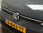 Volkswagen Golf Variant 1.0 TSI Sport (APPLE CARPLAY, GROOT NAVI, CLIMATE, PARKEERSENSOREN, KEYLESS, SPORTSTOELEN, GETINT GLAS, SFEERVERLICHTING, NIEUWSTAAT)