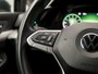 Volkswagen Golf Variant 1.0 TSI Sport (APPLE CARPLAY, GROOT NAVI, CLIMATE, PARKEERSENSOREN, KEYLESS, SPORTSTOELEN, GETINT GLAS, SFEERVERLICHTING, NIEUWSTAAT)