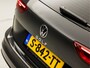 Volkswagen Golf Variant 1.0 TSI Sport (APPLE CARPLAY, GROOT NAVI, CLIMATE, PARKEERSENSOREN, KEYLESS, SPORTSTOELEN, GETINT GLAS, SFEERVERLICHTING, NIEUWSTAAT)