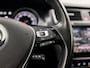 Volkswagen Golf 1.0 TSI Highline Sportline (SCHUIFDAK, APPLE CARPLAY, GROOT NAVI, CLIMATE, LED KOPLAMPEN, STOELVERWARMING, ALCANTARA, DYNAMISCHE KNIPPERLICHTEN, ADAPTIVE CRUISE, NIEUWSTAAT)