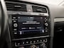 Volkswagen Golf 1.0 TSI Highline Sportline (SCHUIFDAK, APPLE CARPLAY, GROOT NAVI, CLIMATE, LED KOPLAMPEN, STOELVERWARMING, ALCANTARA, DYNAMISCHE KNIPPERLICHTEN, ADAPTIVE CRUISE, NIEUWSTAAT)