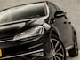 Volkswagen Golf 1.0 TSI Highline Sportline (SCHUIFDAK, APPLE CARPLAY, GROOT NAVI, CLIMATE, LED KOPLAMPEN, STOELVERWARMING, ALCANTARA, DYNAMISCHE KNIPPERLICHTEN, ADAPTIVE CRUISE, NIEUWSTAAT)