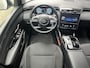 Hyundai Tucson 1.6 T-GDI 265PK PHEV Comfort 4WD | Lage kmstand Plug-inn | Geïntegreerde navigatiesysteem | 19'' Bi-color Lichtmetalen velgen | Vierwielaandrijving |