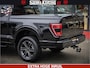 Ford F-150 USA BLACK OPS | 5.0 V8 406PK | 360 CAMERA | UITLAAT KLEP | BEDSLIDE | CREW CAB | LEDER | CREW CAB | DUBBELE CABINE | 5 PERSOONS | DC | GRIJSKENTEKEN |