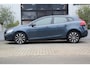 Volvo V40 1.5 T2 Signature Edition - LEDER - AUTOMAAT - PANORAMADAK - CAMERA - LED - NAVIGATIE - STOELVERWARMING