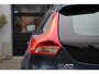 Volvo V40 1.5 T2 Signature Edition - LEDER - AUTOMAAT - PANORAMADAK - CAMERA - LED - NAVIGATIE - STOELVERWARMING