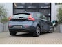 Volvo V40 1.5 T2 Signature Edition - LEDER - AUTOMAAT - PANORAMADAK - CAMERA - LED - NAVIGATIE - STOELVERWARMING